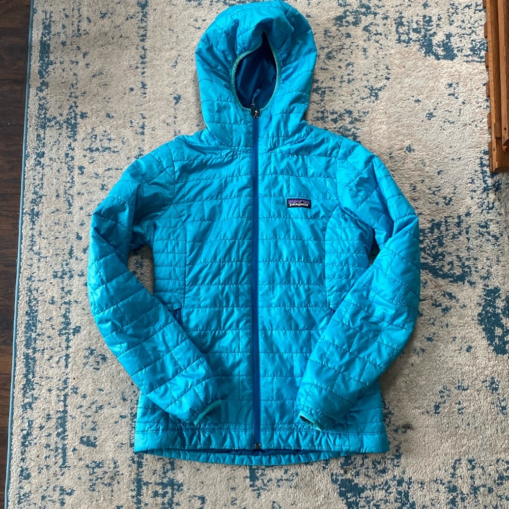Patagonia Women’s Light Puffer Jacket with Hood